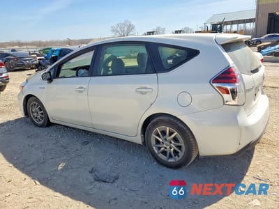 Drugie zdjęcie samochodu z przodu: 2017 TOYOTA PRIUS V THREE VIN:JTDZN3EU9HJ065800 - miniatura