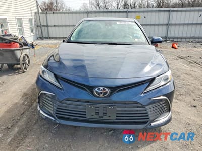 Piąte zdjęcie samochodu w środku: 2021 TOYOTA CAMRY XLE VIN:4T1F11AKXMU521363 - miniatura