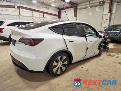 Trzecie zdjęcie samochodu z tyłu: 2022 TESLA MODEL Y VIN:7SAYGDEE4NF354674 - miniatura