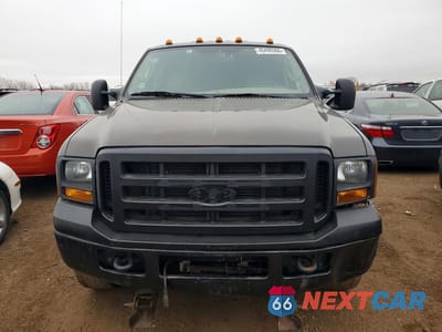 Piąte zdjęcie samochodu w środku: 2005 FORD F250 SUPER DUTY VIN:1FTSW21P35EA71993 - miniatura