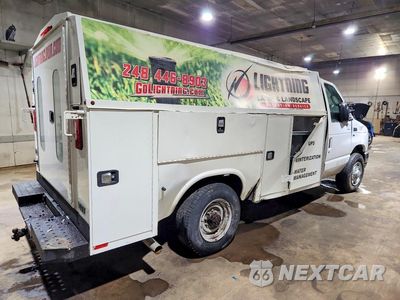 Trzecie zdjęcie samochodu z tyłu: 2018 FORD ECONOLINE E350 SUPER DUTY CUTAWAY VAN VIN:1FDWE3F63JDC30307 - miniatura