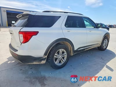 Trzecie zdjęcie samochodu z tyłu: 2023 FORD EXPLORER XLT VIN:1FMSK8DH0PGB18273 - miniatura