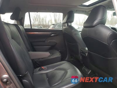 Zdjęcie 11 z 13 samochodu: 2020 TOYOTA HIGHLANDER PLATINUM VIN:5TDFZRBH9LS052090 - miniatura
