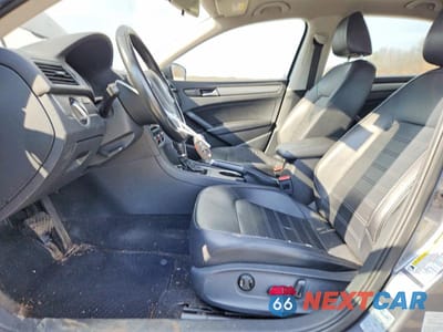 Zdjęcie 7 z 11 samochodu: 2015 VOLKSWAGEN PASSAT SE VIN:1VWBT7A3XFC010413 - miniatura