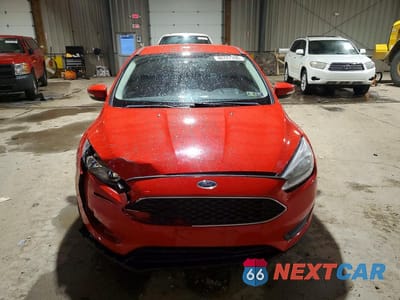 Piąte zdjęcie samochodu w środku: 2017 FORD FOCUS VIN:1FADP3K28HL203957 - miniatura