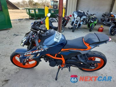 Trzecie zdjęcie samochodu z tyłu: 2024 KTM 390 DUKE VIN:MD2JPJ407RN265282 - miniatura