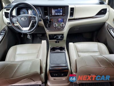 Zdjęcie 8 z 13 samochodu: 2018 TOYOTA SIENNA XLE PREMIUM 8-PASSENGER VIN:5TDYZ3DC8JS964925 - miniatura