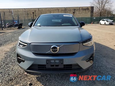 Piąte zdjęcie samochodu w środku: 2023 VOLVO C40 RECHARGE PLUS VIN:YV4ED3GL3P2035879 - miniatura