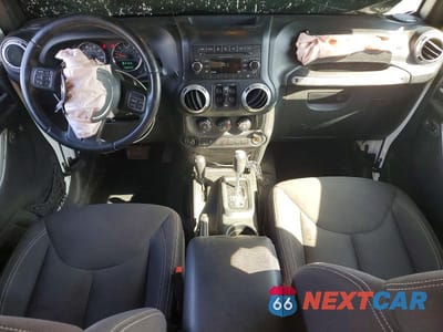 Zdjęcie 8 z 11 samochodu: 2017 JEEP WRANGLER UNLIMITED SAHARA VIN:1C4BJWEG6HL629948 - miniatura