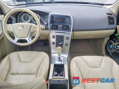 Zdjęcie 8 z 13 samochodu: 2012 VOLVO XC60 T6 VIN:YV4902DZ1C2283378 - miniatura