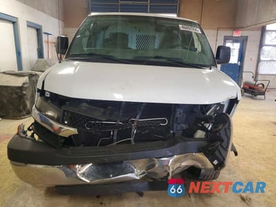 Piąte zdjęcie samochodu w środku: 2014 CHEVROLET EXPRESS 3500 CARGO DELIVERY VAN VIN:1GCZGTBG4E1158549 - miniatura