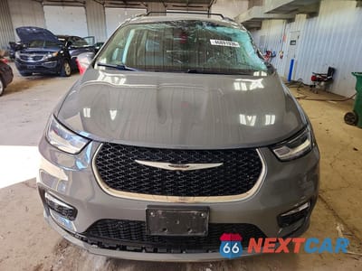 Piąte zdjęcie samochodu w środku: 2022 CHRYSLER PACIFICA TOURING L VIN:2C4RC1BG4NR157560 - miniatura