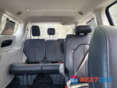 Zdjęcie 10 z 12 samochodu: 2017 CHRYSLER PACIFICA TOURING L VIN:2C4RC1BGXHR584360 - miniatura