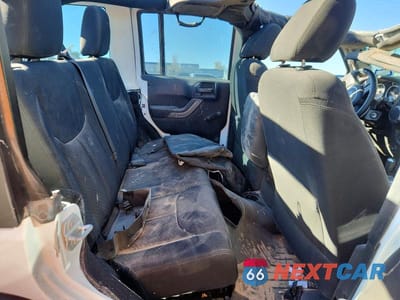 Zdjęcie 10 z 11 samochodu: 2017 JEEP WRANGLER UNLIMITED SPORT VIN:1C4BJWDG1HL664320 - miniatura