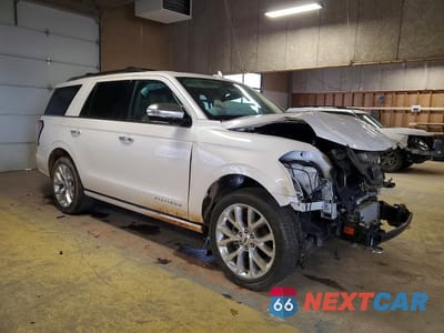 Czwarte zdjęcie samochodu z boku: 2019 FORD EXPEDITION PLATINUM VIN:1FMJU1MT8KEA33378 - miniatura
