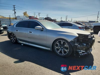 Czwarte zdjęcie samochodu z boku: 2025 BMW I7 EDRIVE50 VIN:WBY43EJ03SCU58460 - miniatura