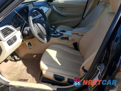 Zdjęcie 7 z 12 samochodu: 2016 BMW 320 XI VIN:WBA8E5G58GNU20893 - miniatura