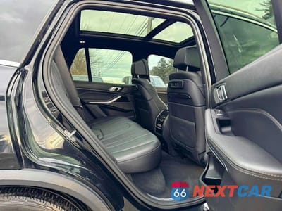 Zdjęcie 6 z 10 samochodu: 2019 BMW X5 XDRIVE50I VIN:5UXJU2C51KLN65059 - miniatura