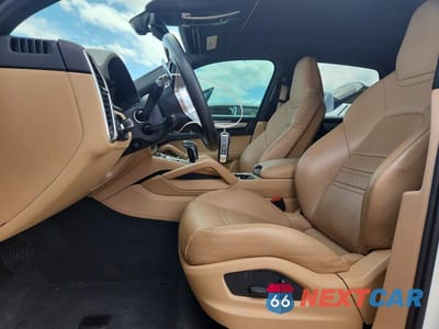 Zdjęcie 7 z 13 samochodu: 2022 PORSCHE CAYENNE VIN:WP1AA2AY6NDA06210 - miniatura