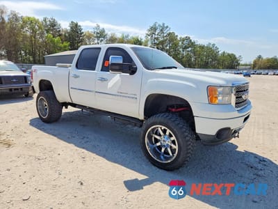 Czwarte zdjęcie samochodu z boku: 2013 GMC SIERRA K2500 DENALI VIN:1GT125E85DF193176 - miniatura