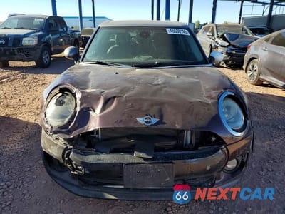 Piąte zdjęcie samochodu w środku: 2016 MINI COOPER CLUBMAN VIN:WMWLN5C58G2E30246 - miniatura