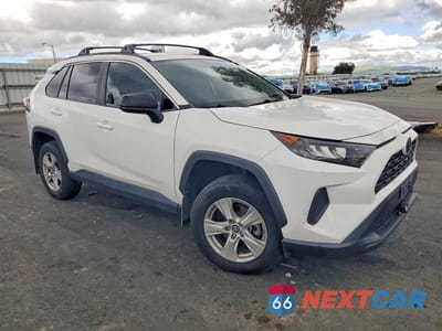 Czwarte zdjęcie samochodu z boku: 2021 TOYOTA RAV4 LE VIN:2T3H1RFV0MW141918 - miniatura