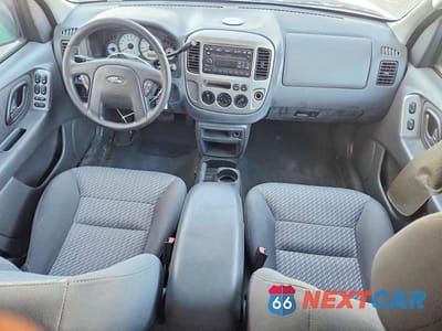 Zdjęcie 8 z 11 samochodu: 2004 FORD ESCAPE XLT VIN:1FMYU031X4KA98214 - miniatura