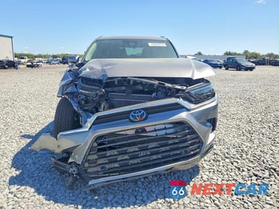 Piąte zdjęcie samochodu w środku: 2025 TOYOTA GRAND HIGHLANDER PLATINUM VIN:5TDAAAB51SS092235 - miniatura