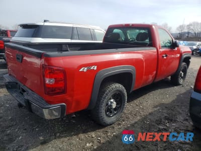 Trzecie zdjęcie samochodu z tyłu: 2012 CHEVROLET SILVERADO K1500 VIN:1GCNKPE00CZ100374 - miniatura