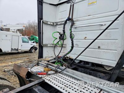 Zdjęcie 9 z 10 samochodu: 2018 VOLVO VNL SEMI TRUCK VIN:4V4NC9EH8JN891972 - miniatura
