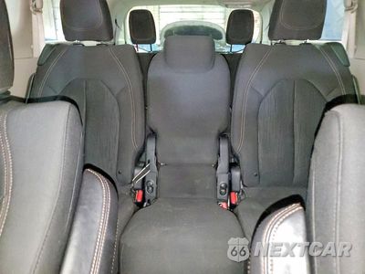 Zdjęcie 10 z 12 samochodu: 2018 CHRYSLER PACIFICA TOURING PLUS VIN:2C4RC1FG6JR125987 - miniatura