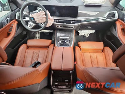 Zdjęcie 8 z 14 samochodu: 2026 BMW X5 M60I VIN:5UX33EU01T9198792 - miniatura