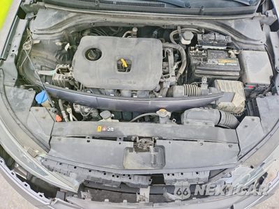 Zdjęcie 11 z 12 samochodu: 2020 HYUNDAI ELANTRA SEL VIN:5NPD84LF1LH535735 - miniatura