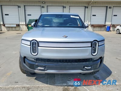 Piąte zdjęcie samochodu w środku: 2023 RIVIAN R1T R1 VIN:7FCTGBAA9PN025045 - miniatura