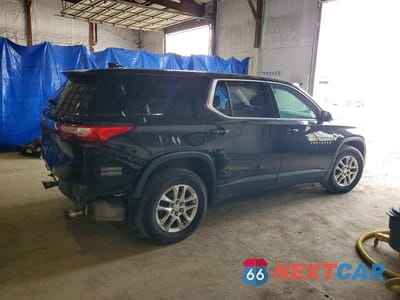 Trzecie zdjęcie samochodu z tyłu: 2019 CHEVROLET TRAVERSE LS VIN:1GNERFKW1KJ179072 - miniatura