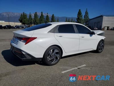 Trzecie zdjęcie samochodu z tyłu: 2025 HYUNDAI ELANTRA SEL CONVENIENCE VIN:KMHLS4DG8SU877381 - miniatura