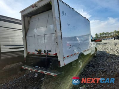 Trzecie zdjęcie samochodu z tyłu: 2021 CHEVROLET EXPRESS G3500 BOX TRUCK VIN:1GB0GRFP3M1193625 - miniatura