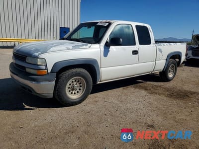 2002 CHEVROLET SILVERADO C1500 2GCEC19V421170371 - główne zdjęcie licytacji z USA - miniatura