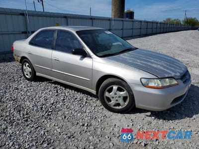 Czwarte zdjęcie samochodu z boku: 1998 HONDA ACCORD EX VIN:1HGCG5653WA264908 - miniatura