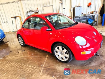 Czwarte zdjęcie samochodu z boku: 2002 VOLKSWAGEN NEW BEETLE GLX VIN:3VWDD21C42M454579 - miniatura