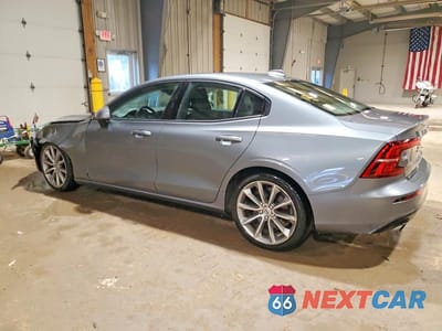 Drugie zdjęcie samochodu z przodu: 2020 VOLVO S60 T6 MOMENTUM VIN:7JRA22TKXLG066754 - miniatura