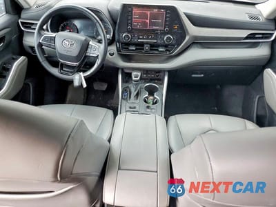 Zdjęcie 8 z 13 samochodu: 2021 TOYOTA HIGHLANDER XLE VIN:5TDHZRBH6MS533649 - miniatura
