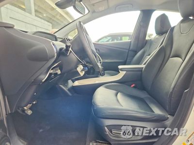 Zdjęcie 7 z 13 samochodu: 2016 TOYOTA PRIUS FOUR TOURING VIN:JTDKARFU0G3512466 - miniatura