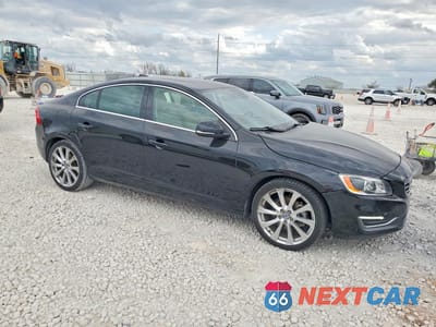 Czwarte zdjęcie samochodu z boku: 2016 VOLVO S60 PLATINUM VIN:LYV402FM6GB105727 - miniatura