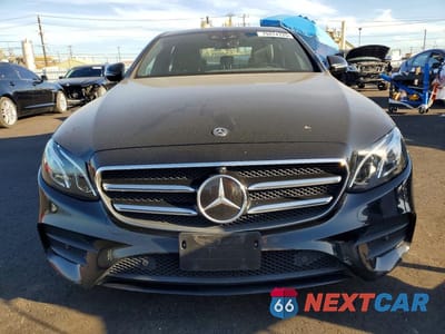 Piąte zdjęcie samochodu w środku: 2019 MERCEDES-BENZ E 300 VIN:WDDZF4JB1KA591083 - miniatura