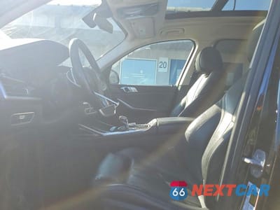 Zdjęcie 7 z 13 samochodu: 2021 BMW X7 XDRIVE40I VIN:5UXCW2C00M9F66858 - miniatura