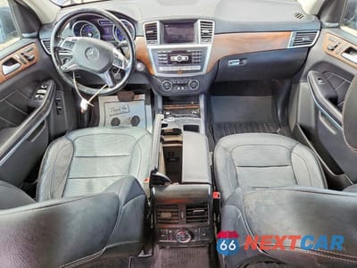 Zdjęcie 8 z 12 samochodu: 2015 MERCEDES-BENZ GL 550 4MATIC VIN:4JGDF7DE1FA552703 - miniatura