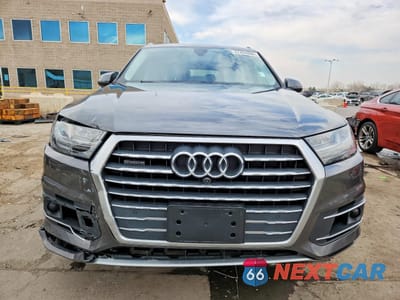 Piąte zdjęcie samochodu w środku: 2019 AUDI Q7 PREMIUM PLUS VIN:WA1LAAF79KD022766 - miniatura