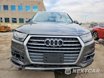 Piąte zdjęcie samochodu w środku: 2019 AUDI Q7 PREMIUM PLUS VIN:WA1LAAF79KD022766 - miniatura