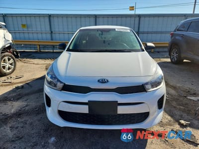 Piąte zdjęcie samochodu w środku: 2018 KIA RIO LX VIN:3KPA24AB2JE125564 - miniatura